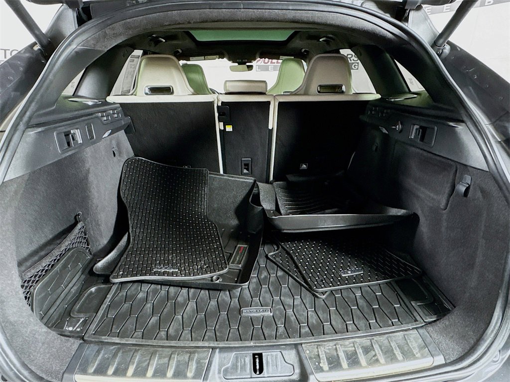 Used 2019 Jaguar F-PACE SVR image 27