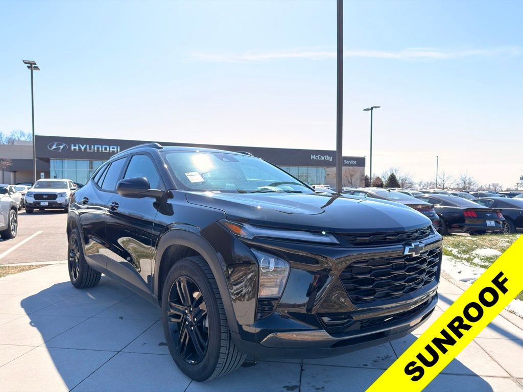 Used 2024 Chevrolet Trax ACTIV w/ Sunroof Package image 7