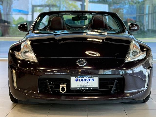 Used 2014 Nissan 370Z Touring RWD image 3