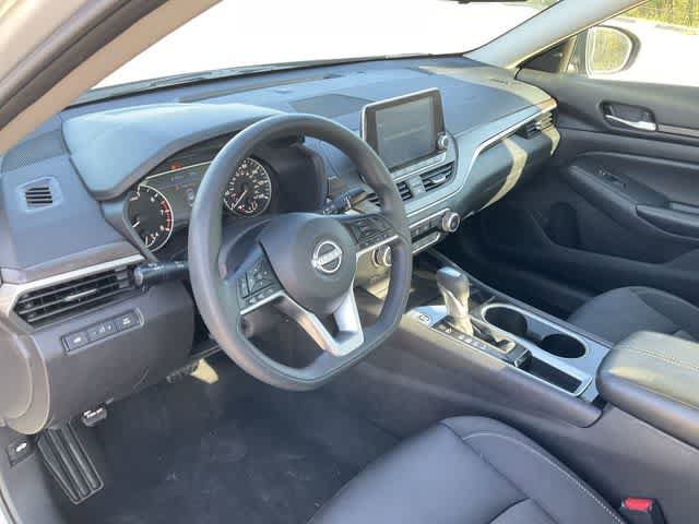 Used 2024 Nissan Altima 2.5 SV FWD image 10