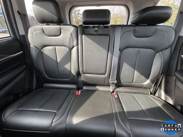 Used 2023 Jeep Grand Cherokee Limited w/ Luxury Tech Group II image 16