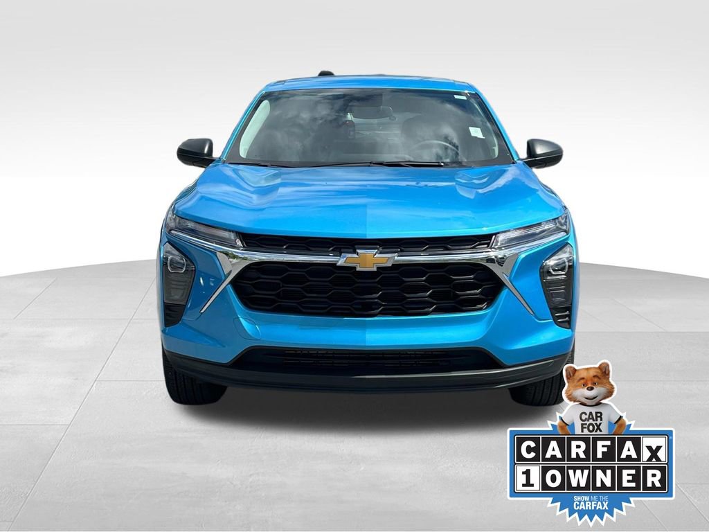 Used 2025 Chevrolet Trax LS image 9