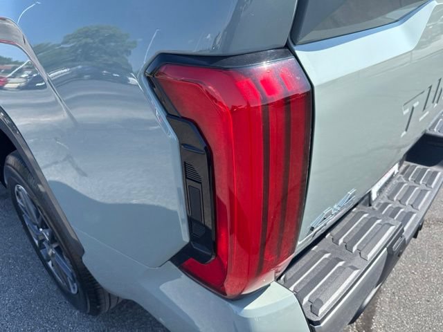 Used 2024 Toyota Tundra Limited AWD/4WD image 10