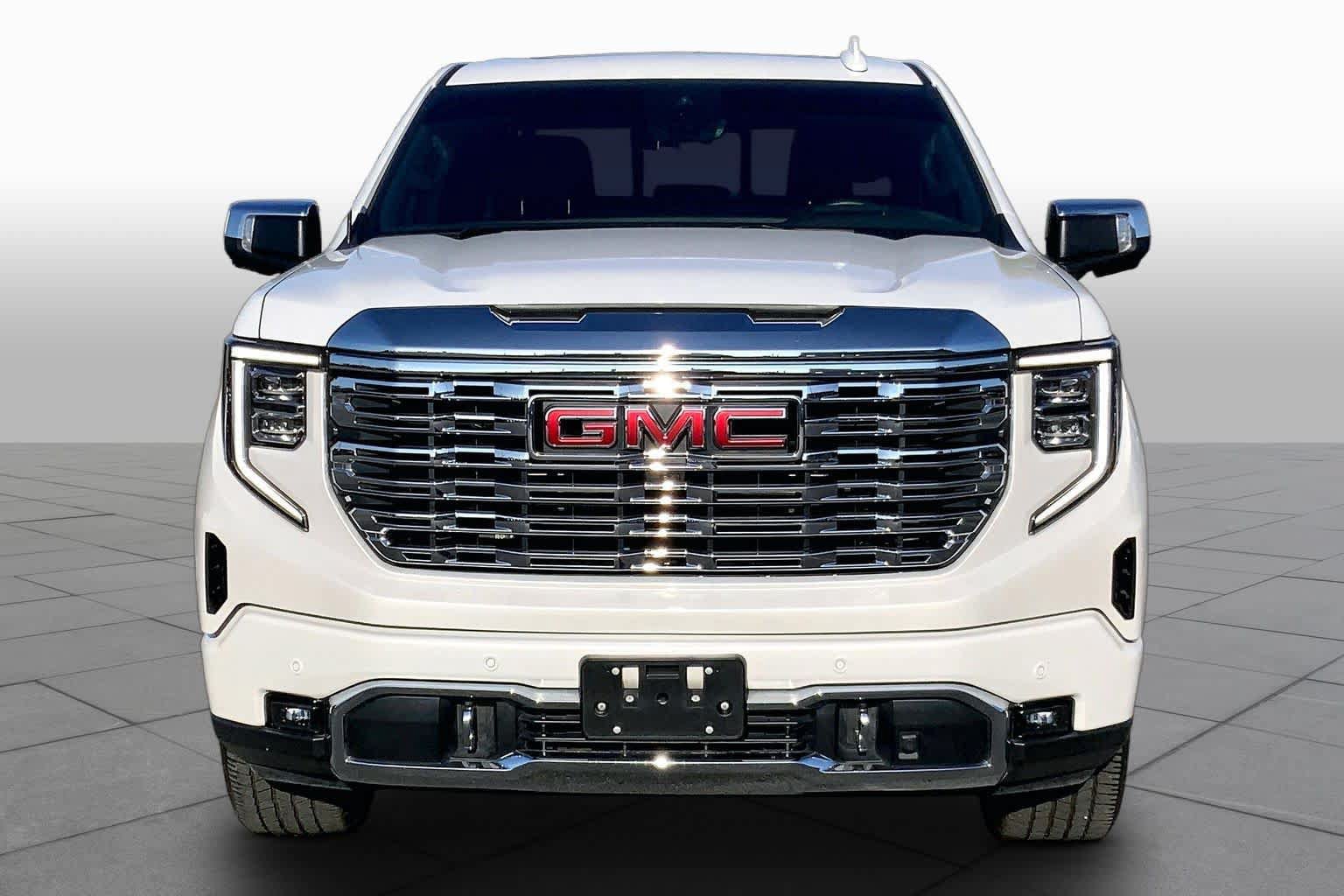 Used 2024 GMC Sierra 1500 Denali w/ Denali Reserve Package AWD/4WD image 4