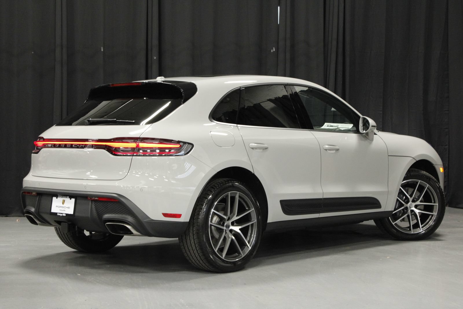 New 2026 Porsche Macan AWD/4WD image 7