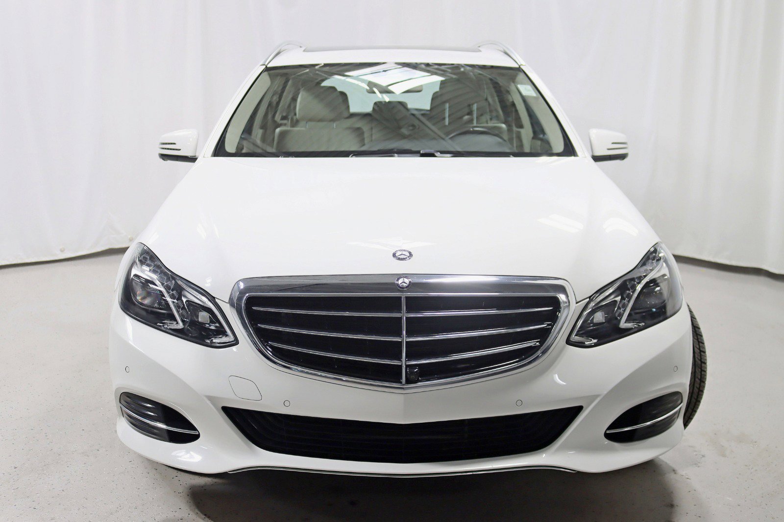 Used 2015 Mercedes-Benz E 350 E 350 4MATIC-Premium 1 Package w/ Premium 1 Package image 8