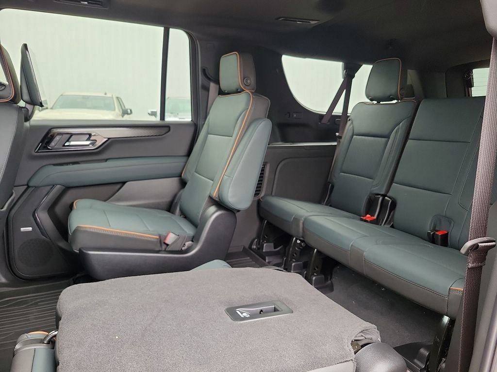 New 2026 GMC Yukon XL AT4 w/ AT4 Premium Plus Package AWD/4WD image 16