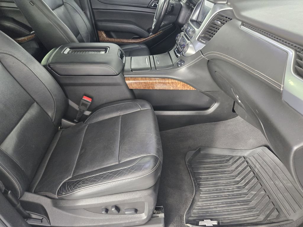 Used 2019 Chevrolet Suburban Premier image 16