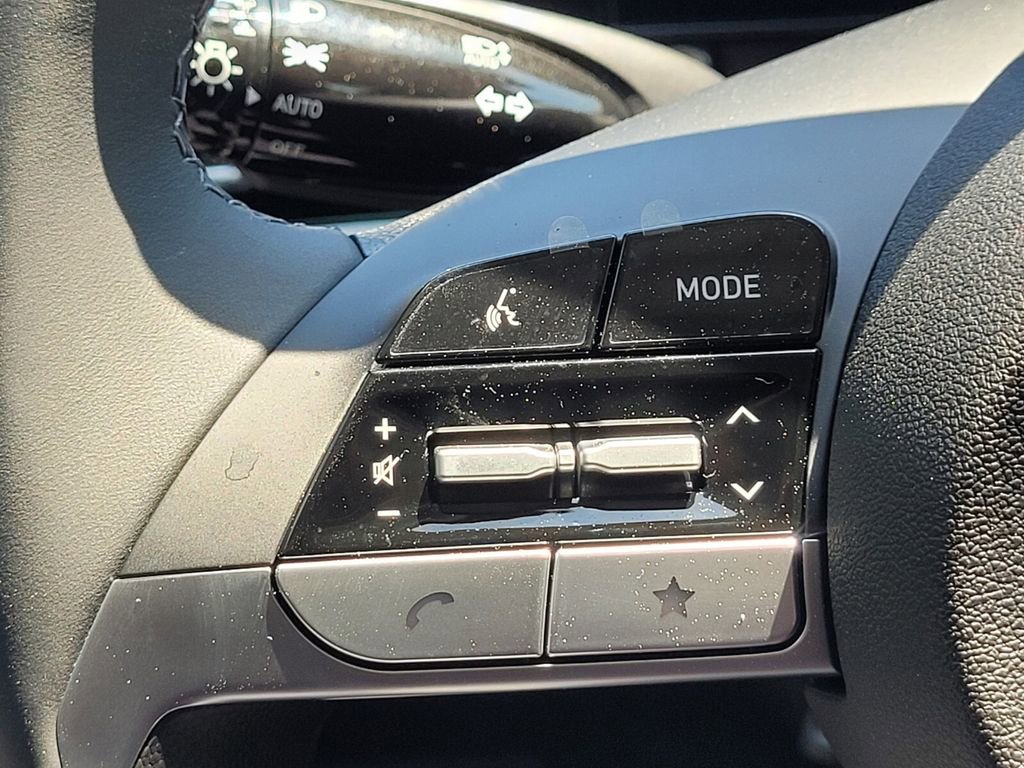 New 2025 Hyundai Elantra SEL image 25