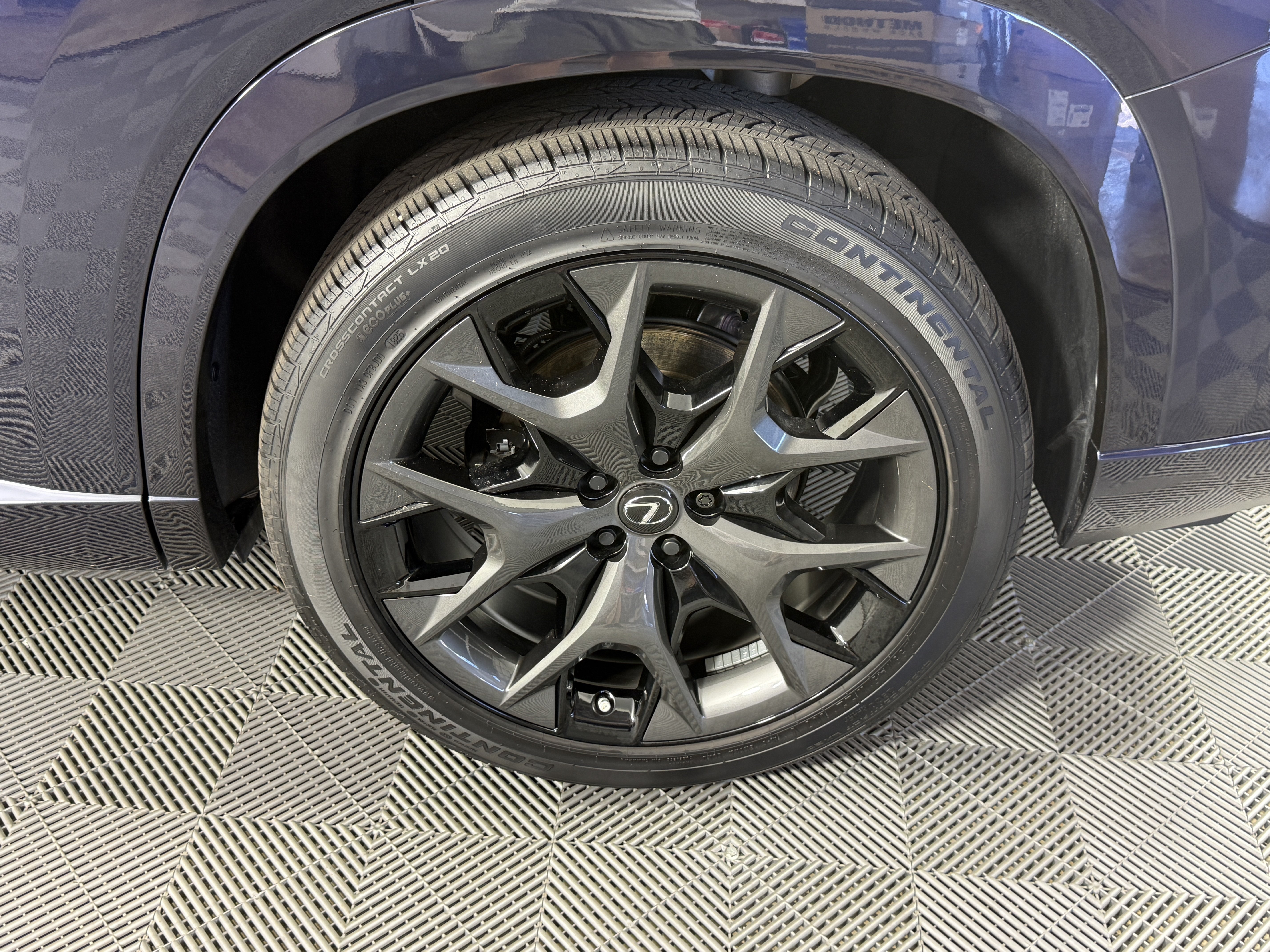 Used 2025 Lexus TX 500h AWD w/ Technology Package image 33