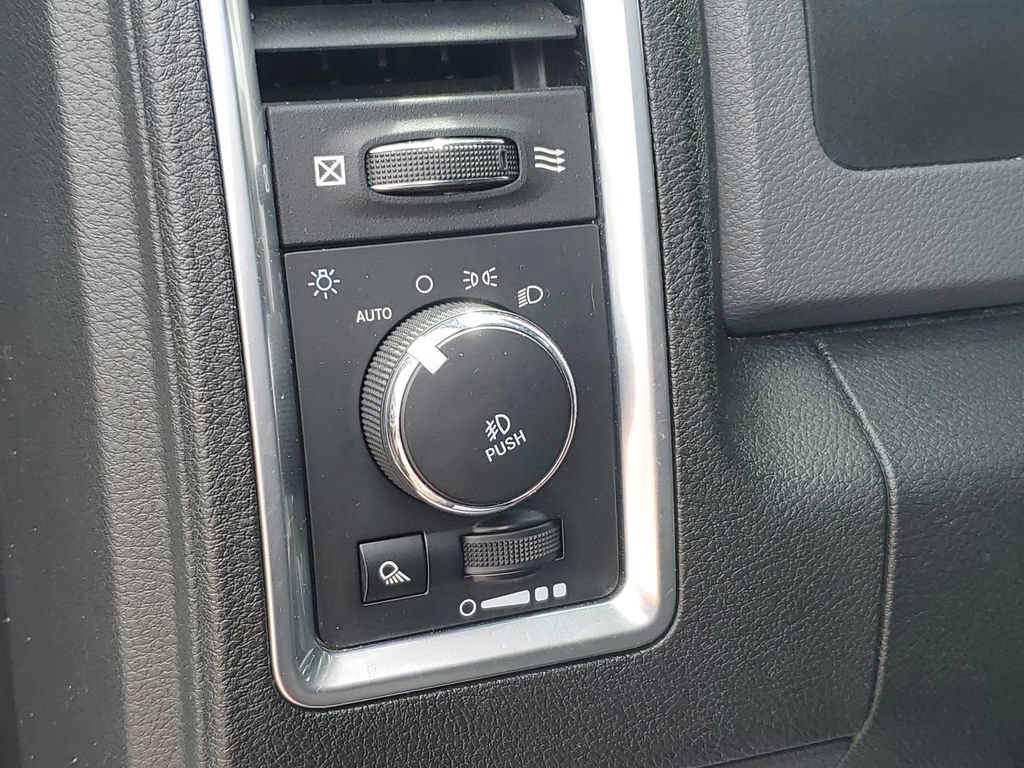 Used 2017 RAM 1500 Big Horn AWD/4WD image 9