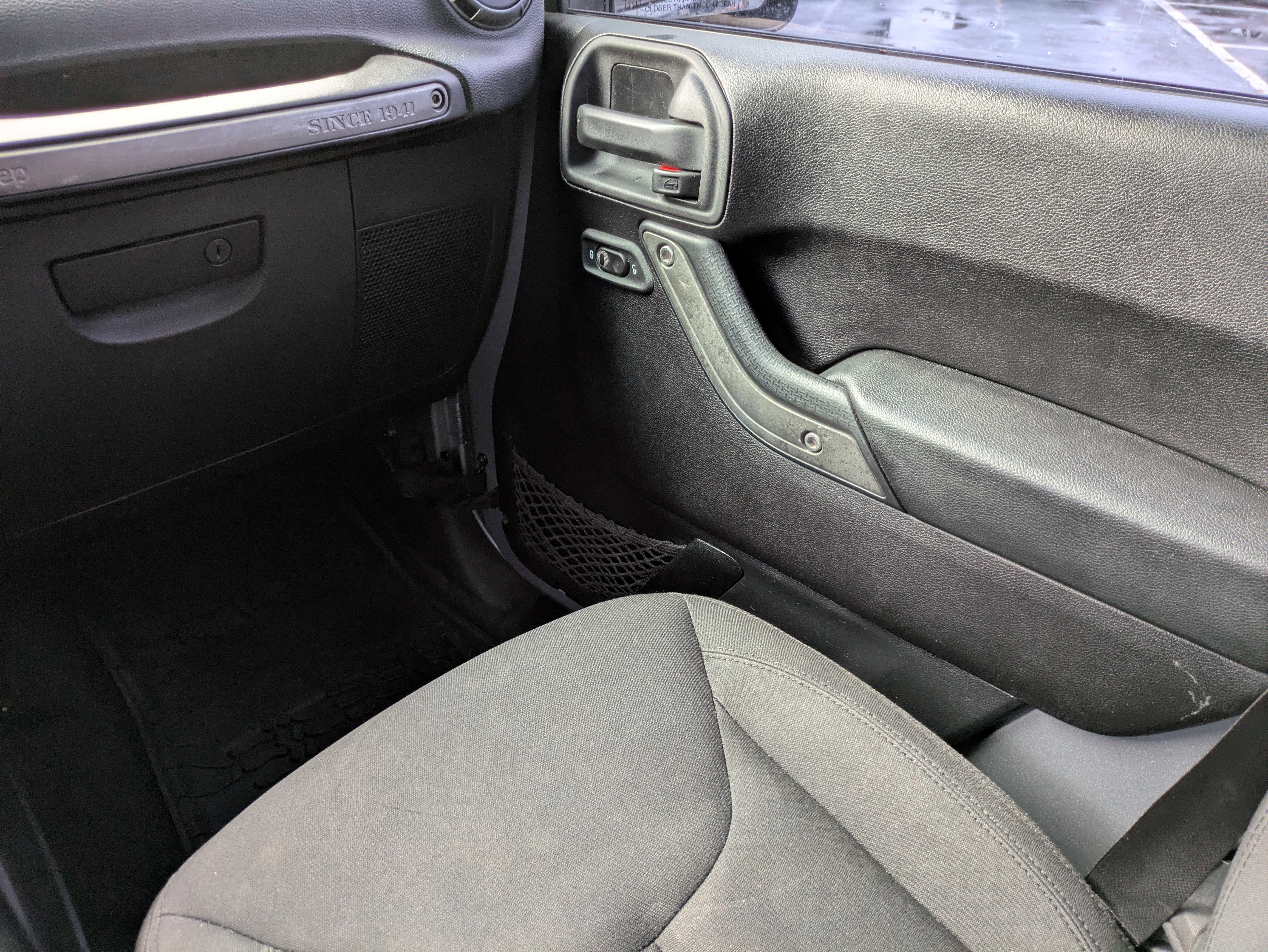 Used 2015 Jeep Wrangler Unlimited Sport image 10