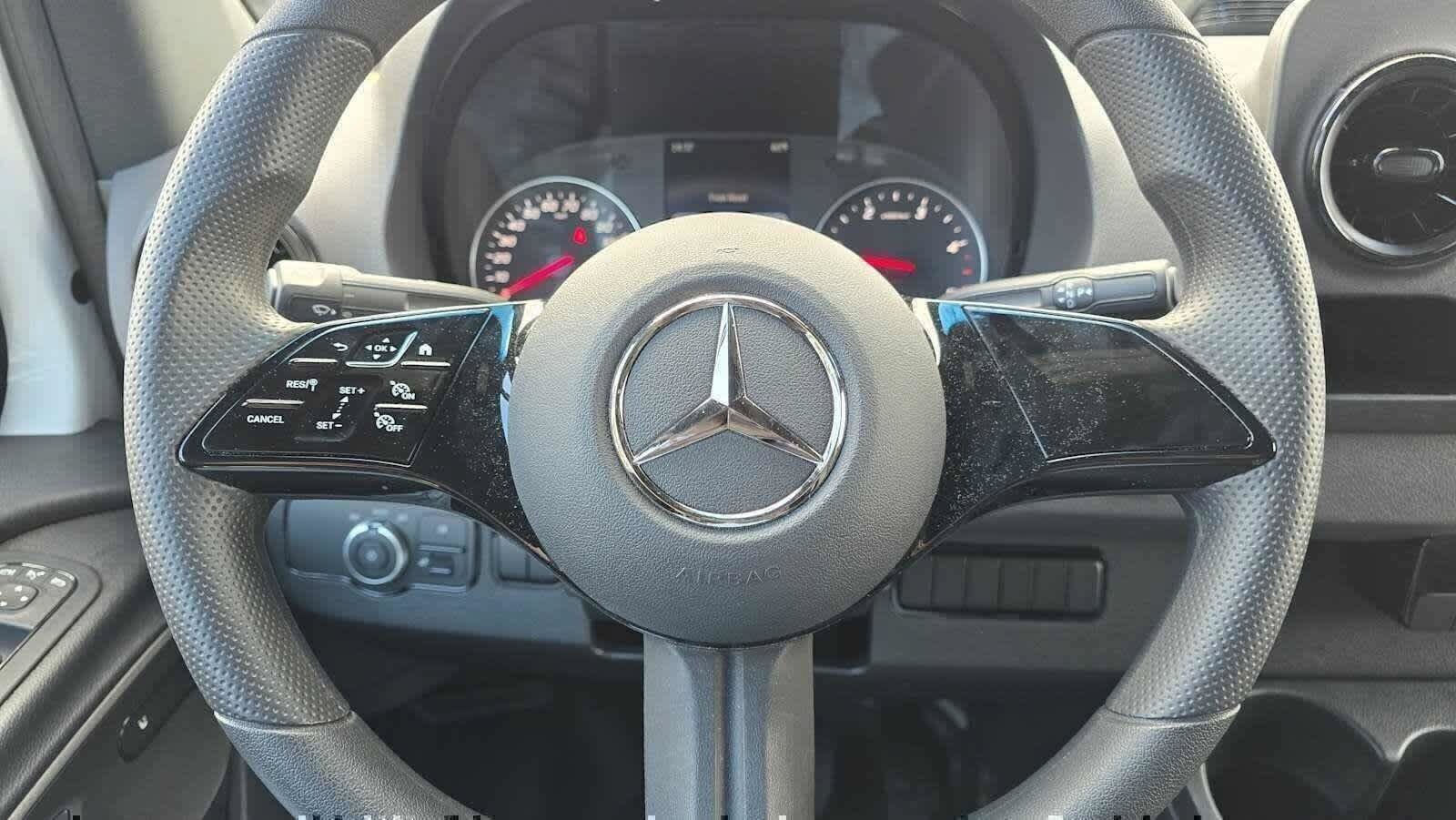 Used 2025 Mercedes-Benz Sprinter 2500 image 29