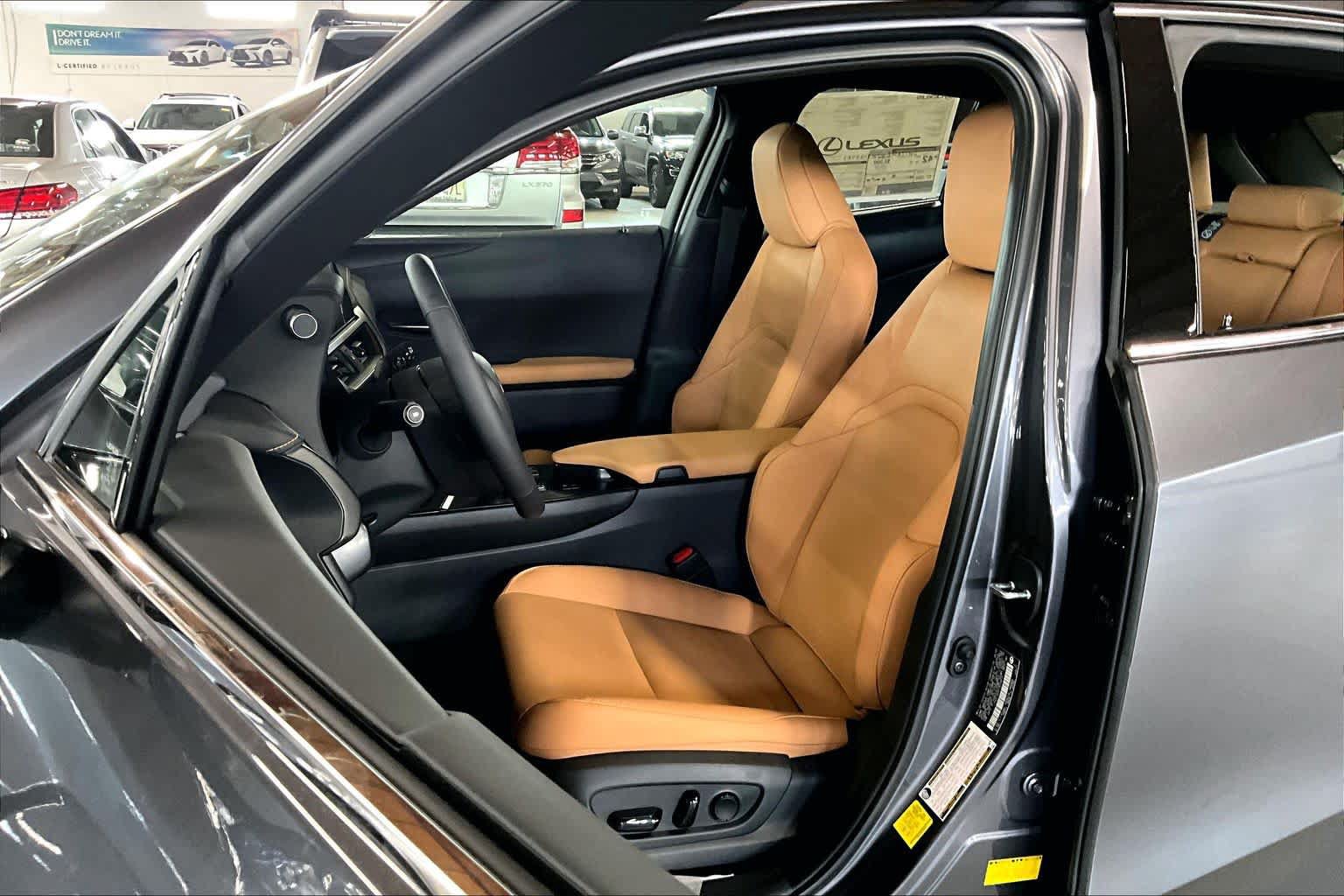 New 2026 Lexus UX 300h AWD image 9