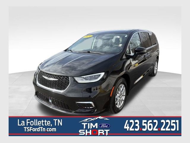Used 2024 Chrysler Pacifica Touring-L image 1