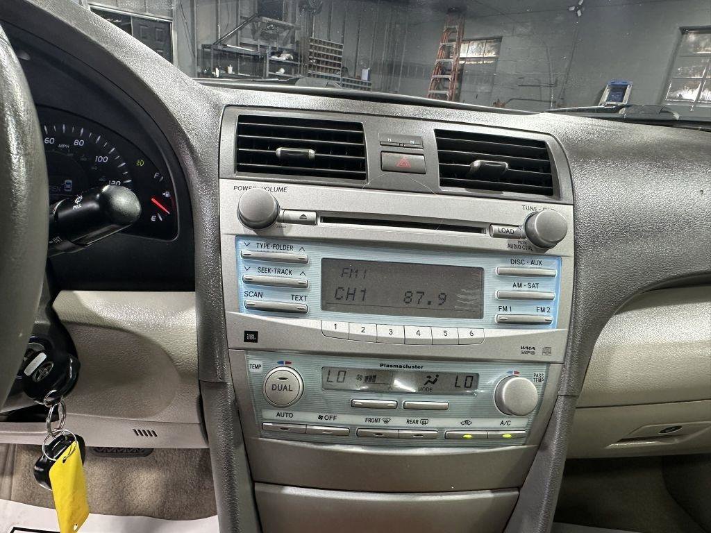 Used 2009 Toyota Camry LE image 9