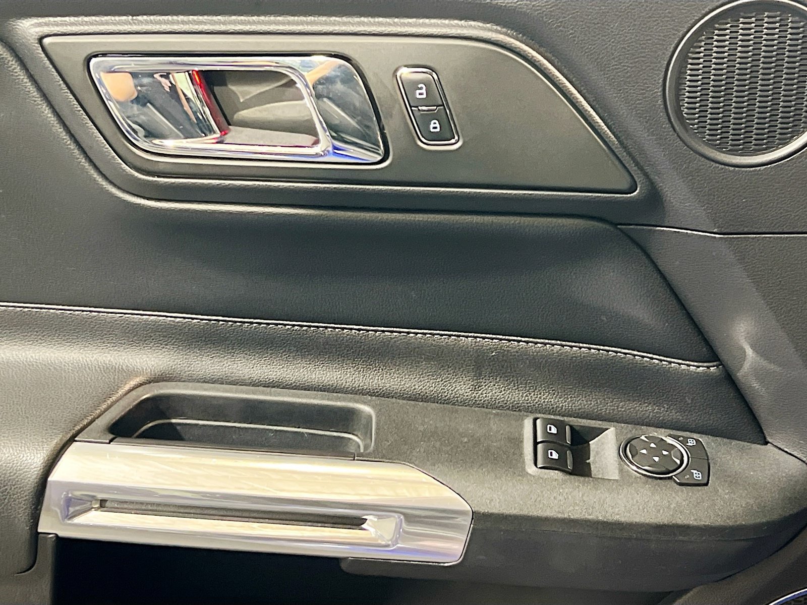 Used 2015 Ford Mustang GT Premium RWD image 13
