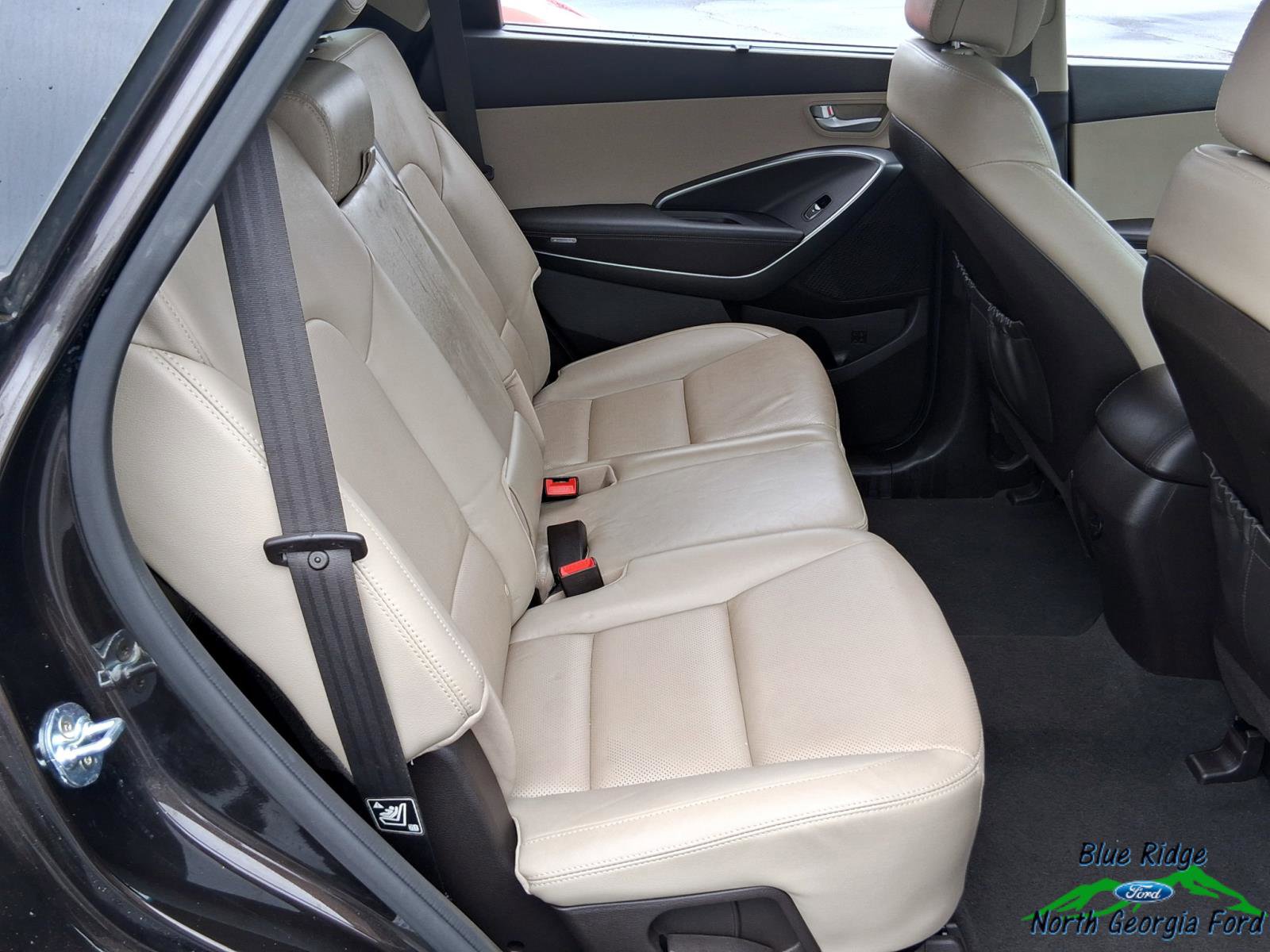 Used 2016 Hyundai Santa Fe SE w/ Option Group 02 FWD image 14