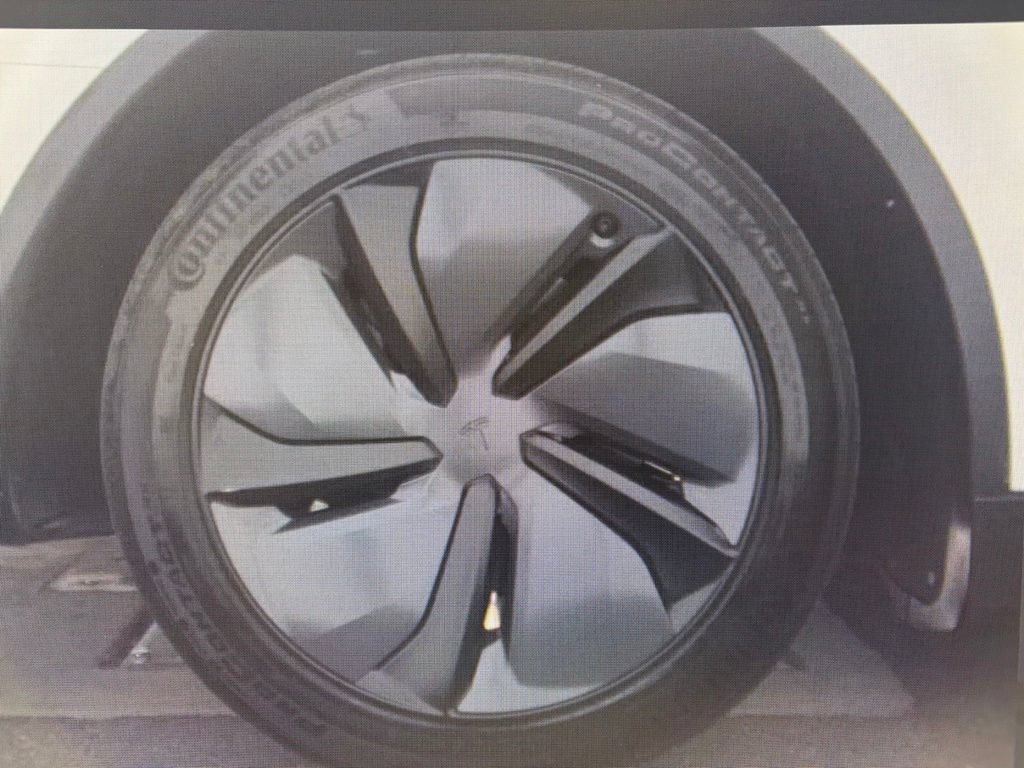 Used 2026 Tesla Model Y Long Range AWD/4WD image 18