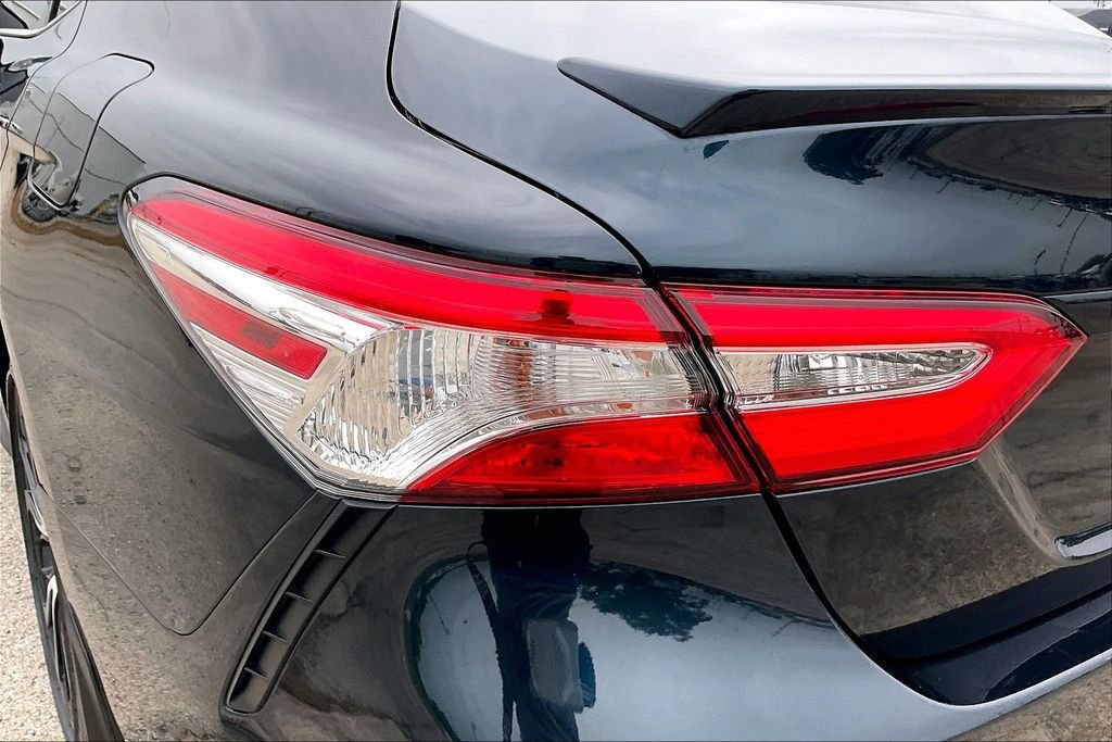 Used 2020 Toyota Camry SE FWD image 20