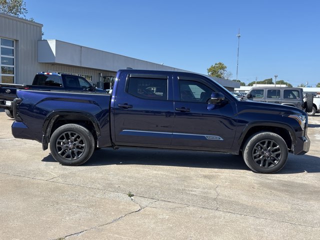 Used 2025 Toyota Tundra Platinum AWD/4WD image 2