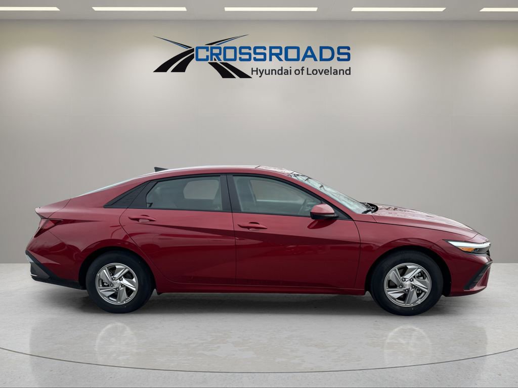 Used 2025 Hyundai Elantra SE image 6