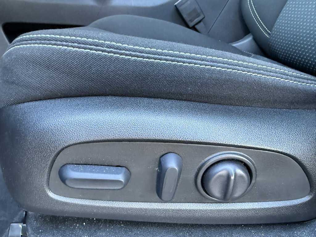 Used 2024 GMC Terrain SLE w/ Driver Convenience Package image 29