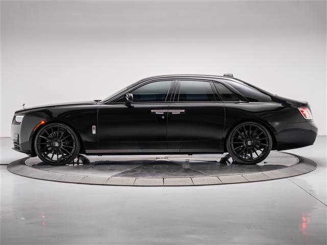 Used 2025 Rolls-Royce Ghost AWD/4WD image 2
