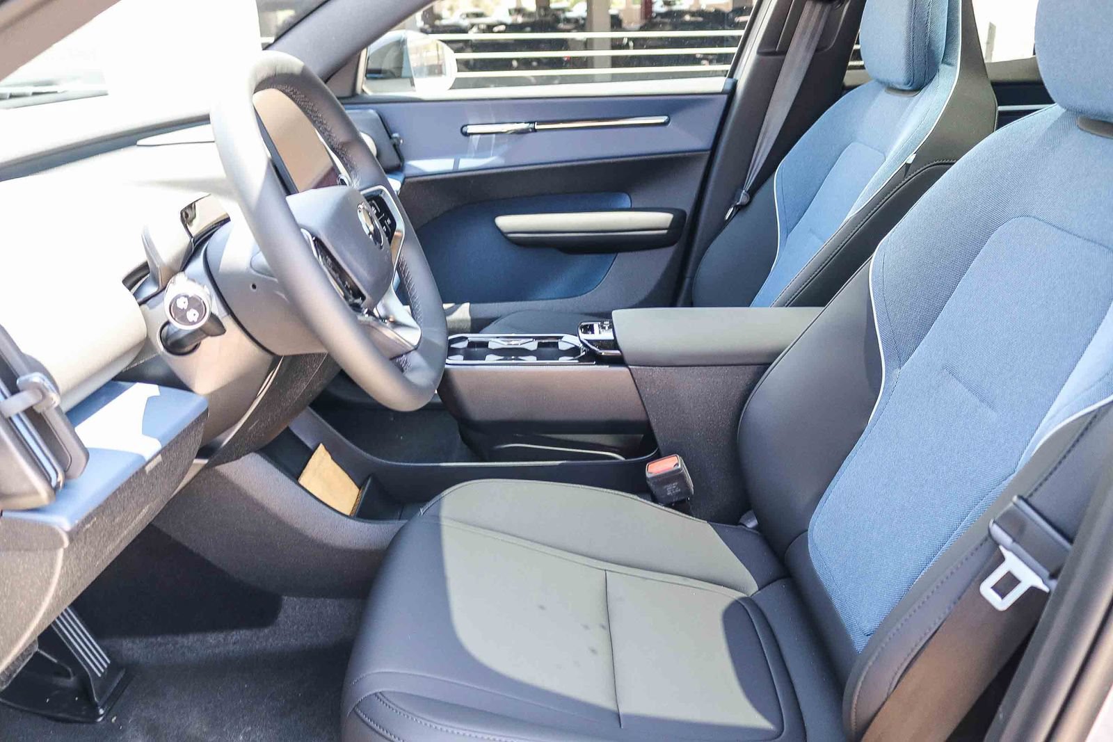 New 2026 Volvo EX30 Plus AWD/4WD image 17