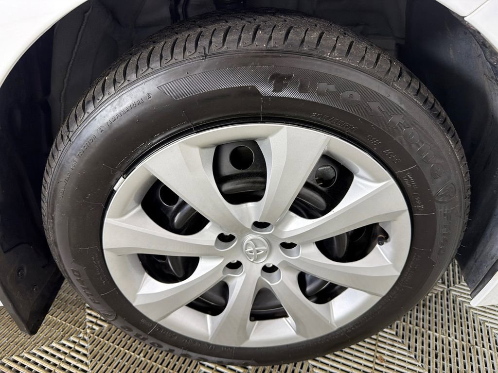 Used 2025 Toyota Corolla LE image 12