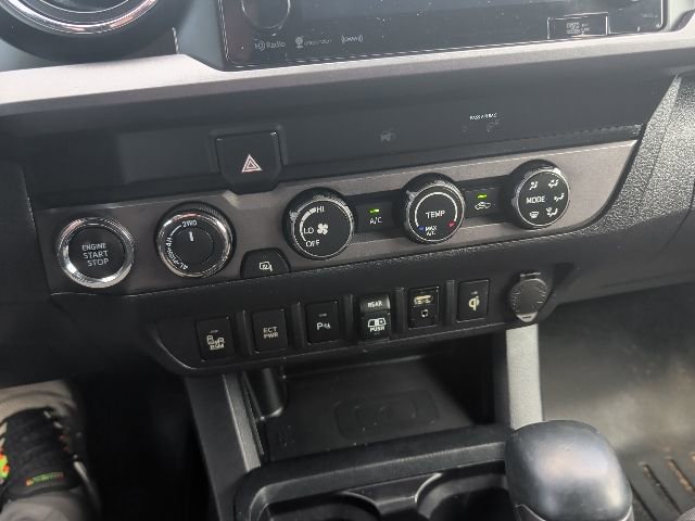 Used 2019 Toyota Tacoma TRD Off-Road w/ Technology Package image 15