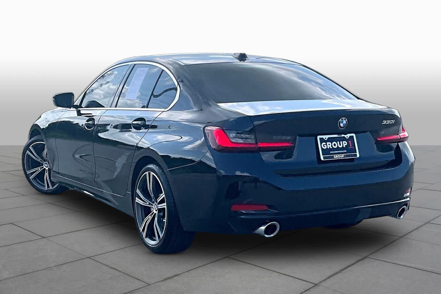 Used 2024 BMW 330i Sedan w/ Convenience Package RWD image 11