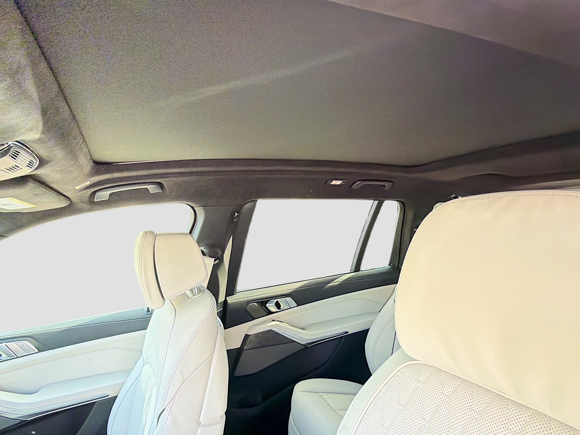 New 2026 BMW X7 M60i image 28