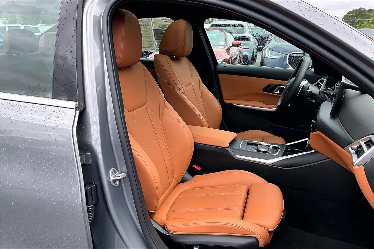 Certified 2025 BMW 330i Sedan RWD image 9