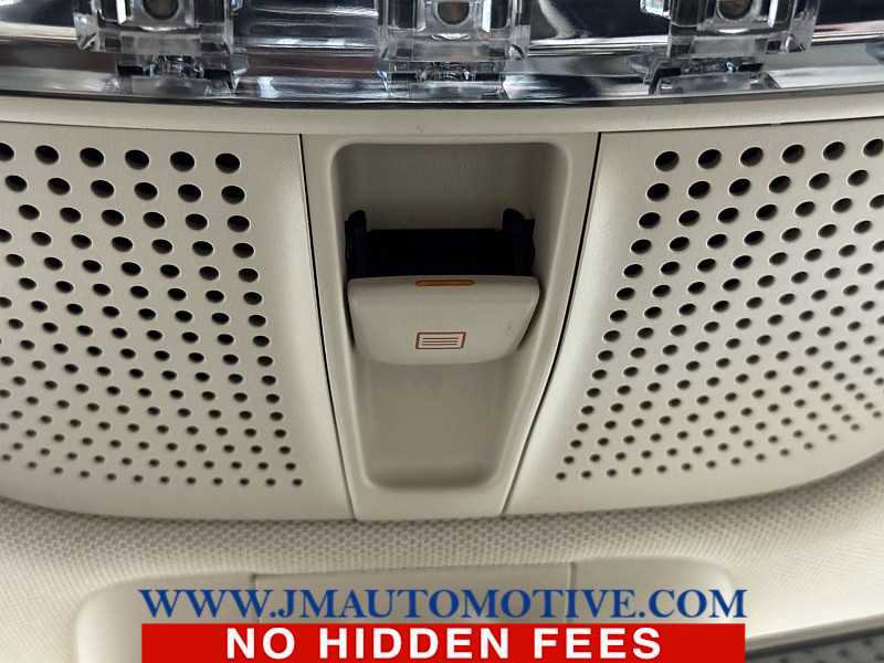 Used 2019 Mercedes-Benz C 300 4MATIC Sedan image 36