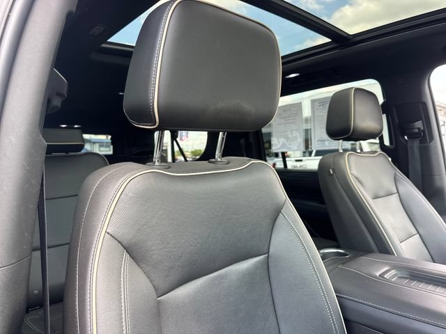 Used 2023 GMC Yukon XL SLT w/ SLT Premium Package AWD/4WD image 29