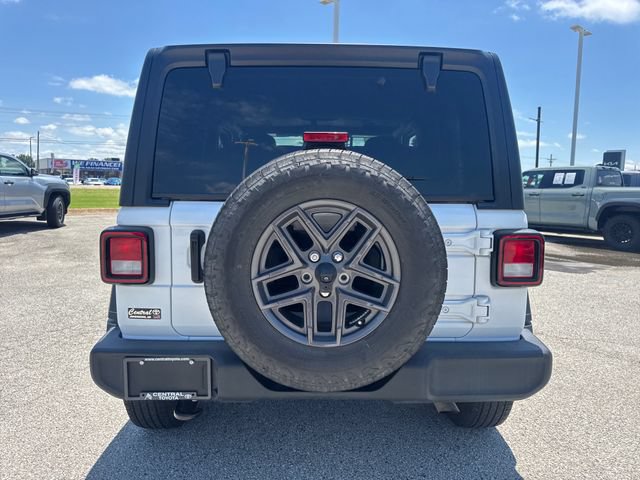 Used 2024 Jeep Wrangler Sport AWD/4WD image 5