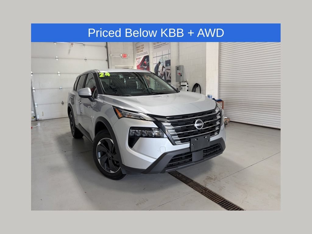 Used 2024 Nissan Rogue SV AWD/4WD image 1
