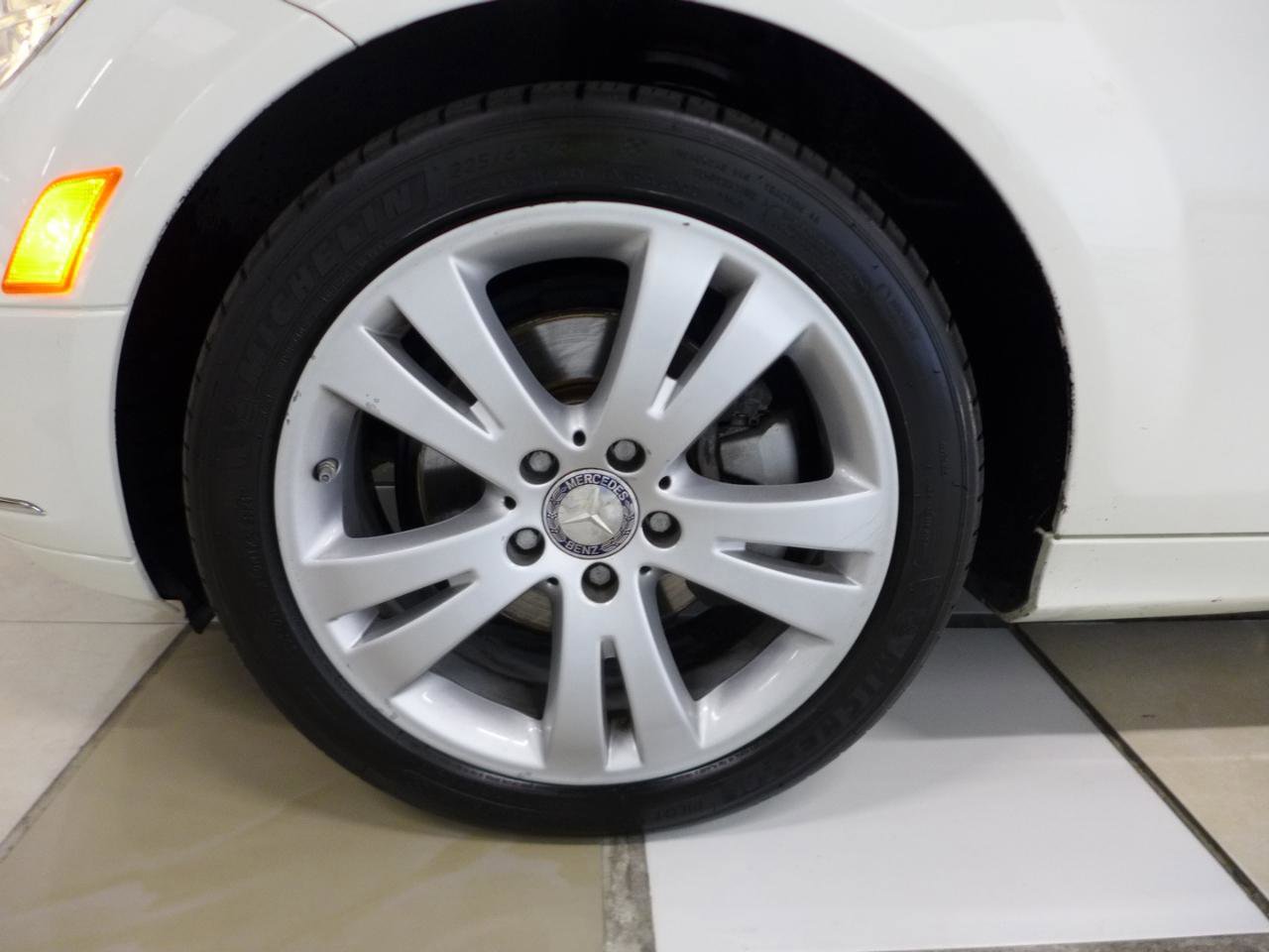 Used 2009 Mercedes-Benz C 300 4MATIC Sedan image 70