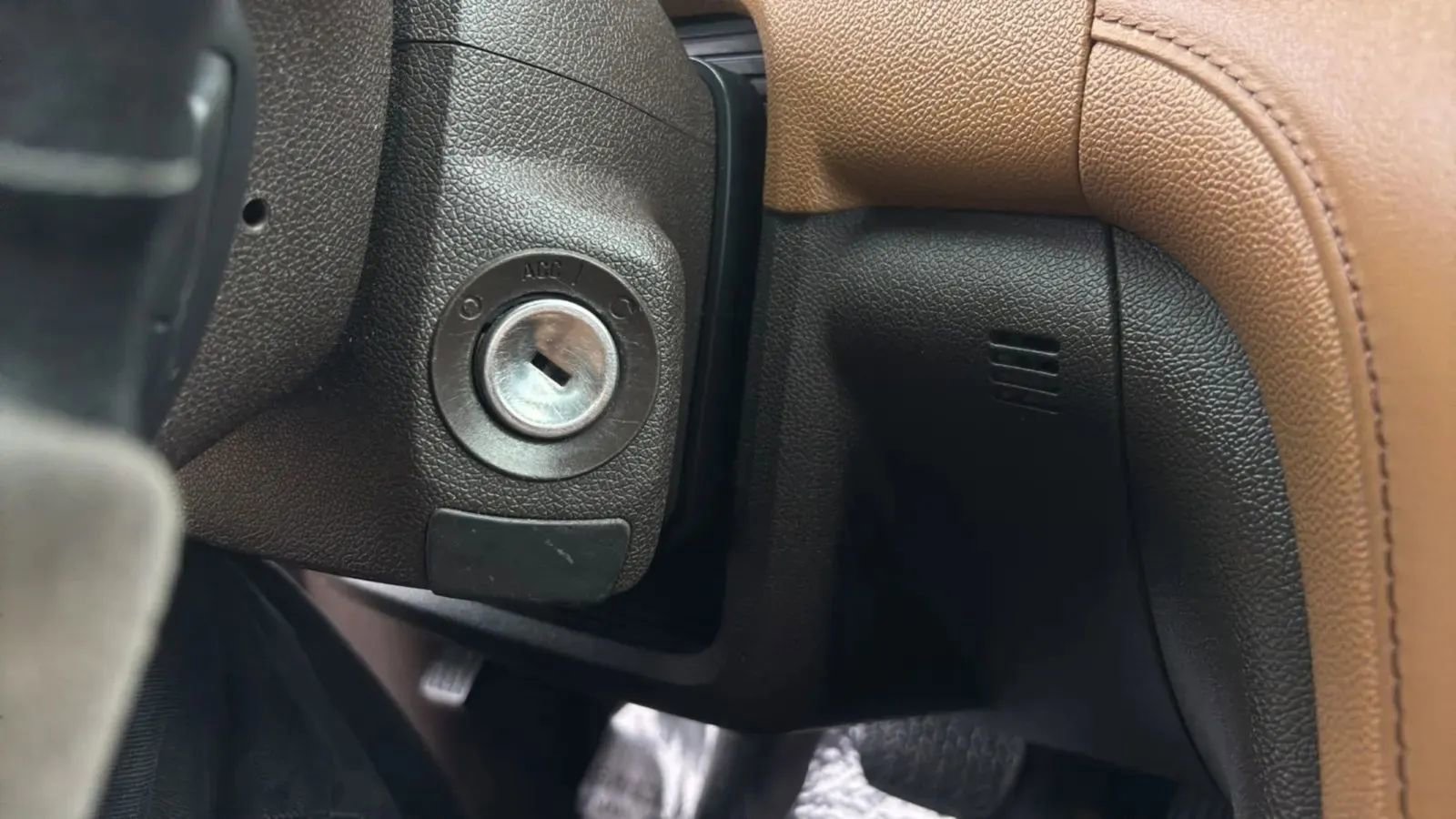 Used 2015 Buick Enclave Premium FWD image 16