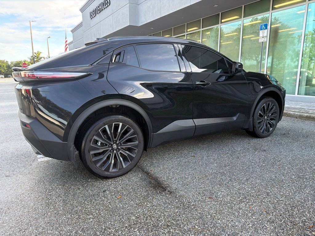 Used 2026 Toyota C-HR AWD/4WD image 2