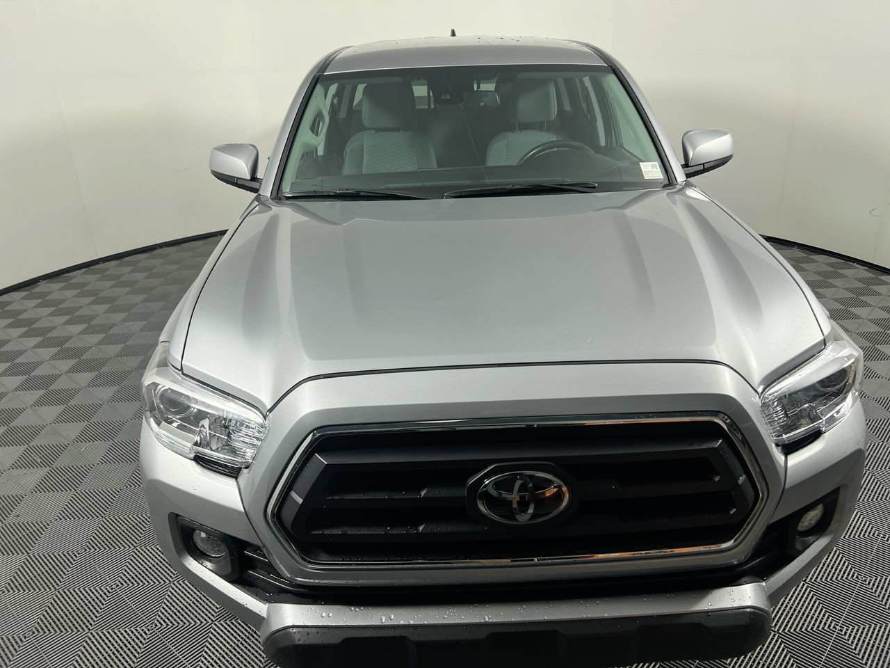 Used 2023 Toyota Tacoma SR5 RWD image 8