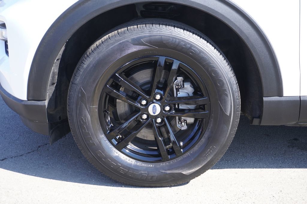 Used 2022 Ford Explorer XLT w/ Equipment Group 202A image 10