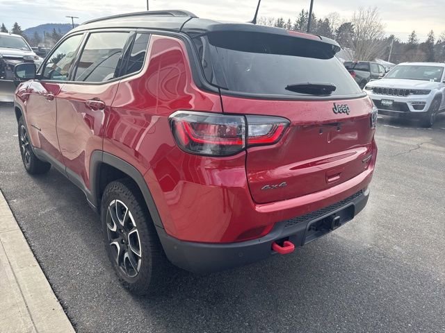 Used 2025 Jeep Compass Trailhawk w/ Trailhawk Elite Group AWD/4WD image 4