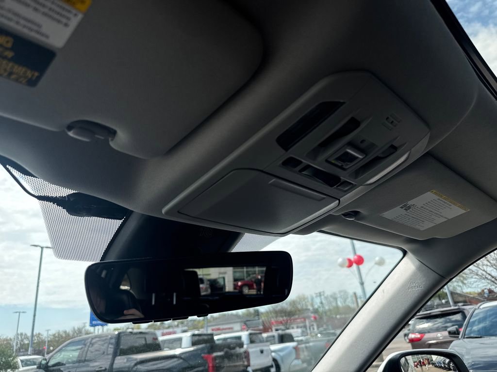 Used 2021 Toyota Highlander XLE AWD/4WD image 34