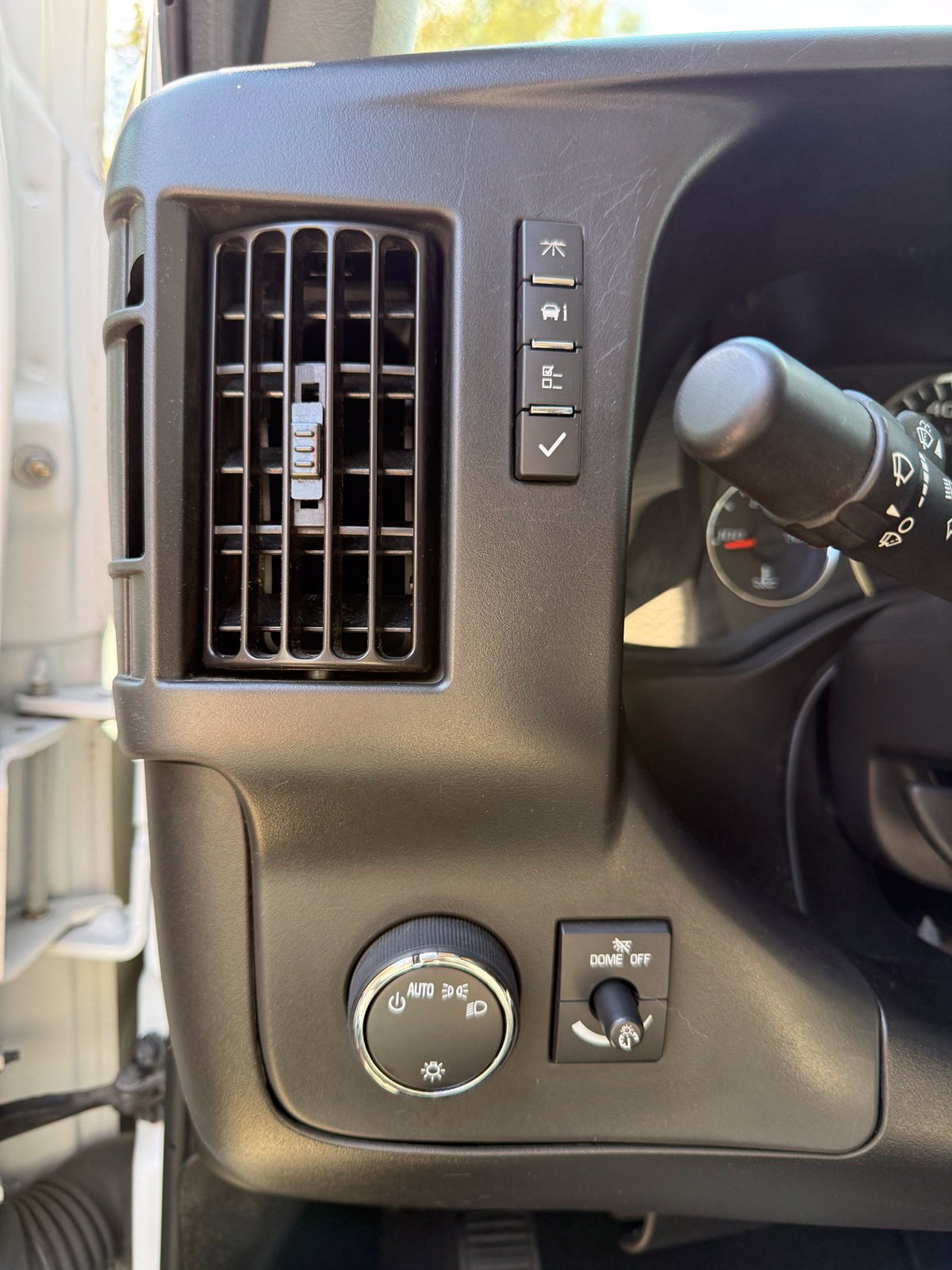 Used 2025 GMC Savana 3500 LT w/ LT Preferred Equipment Group RWD image 15