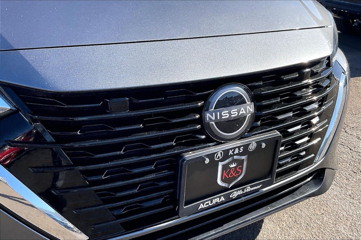 Used 2025 Nissan Sentra SV FWD image 27