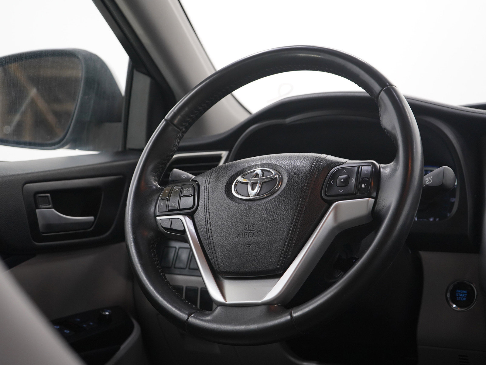 Used 2016 Toyota Highlander XLE AWD/4WD image 13