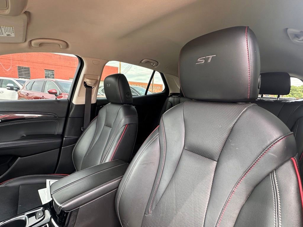 Used 2022 Buick Envision Essence w/ Technology Package I FWD image 13