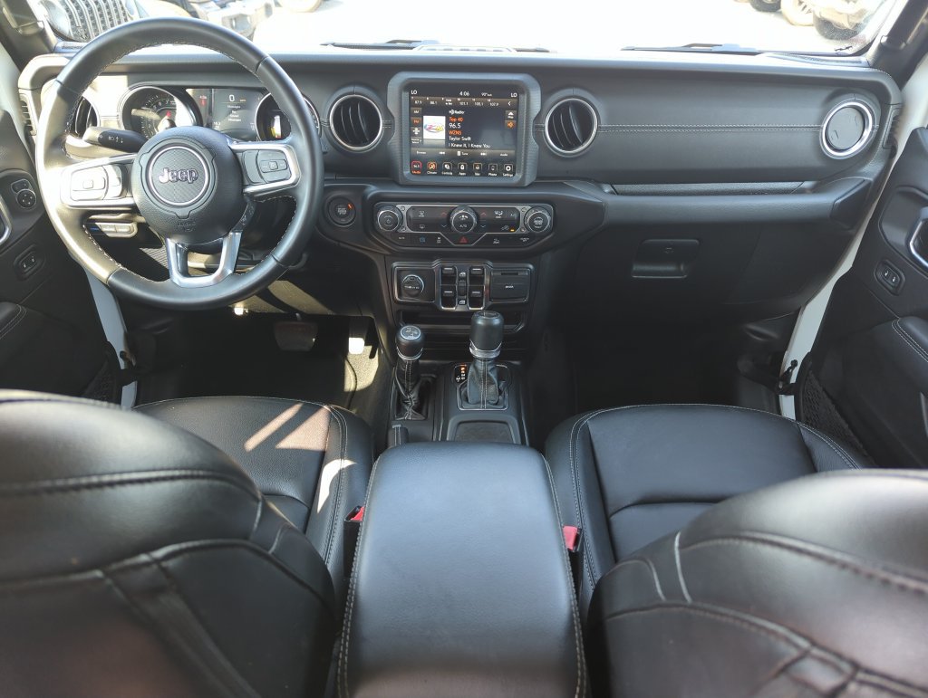 Used 2022 Jeep Wrangler Unlimited Sahara AWD/4WD image 14